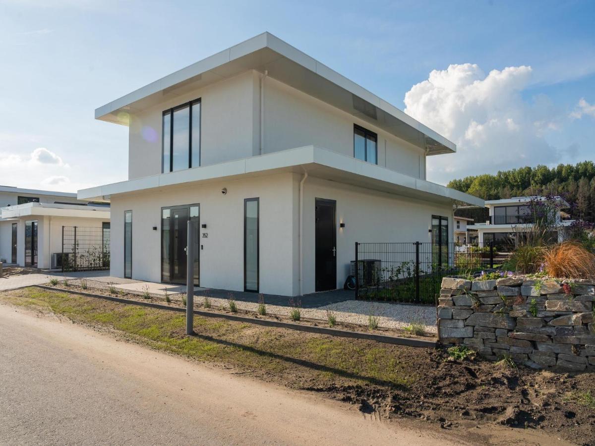 Beautiful Water Villa In Harderhaven With A Jetty ゼーウォルデ エクステリア 写真